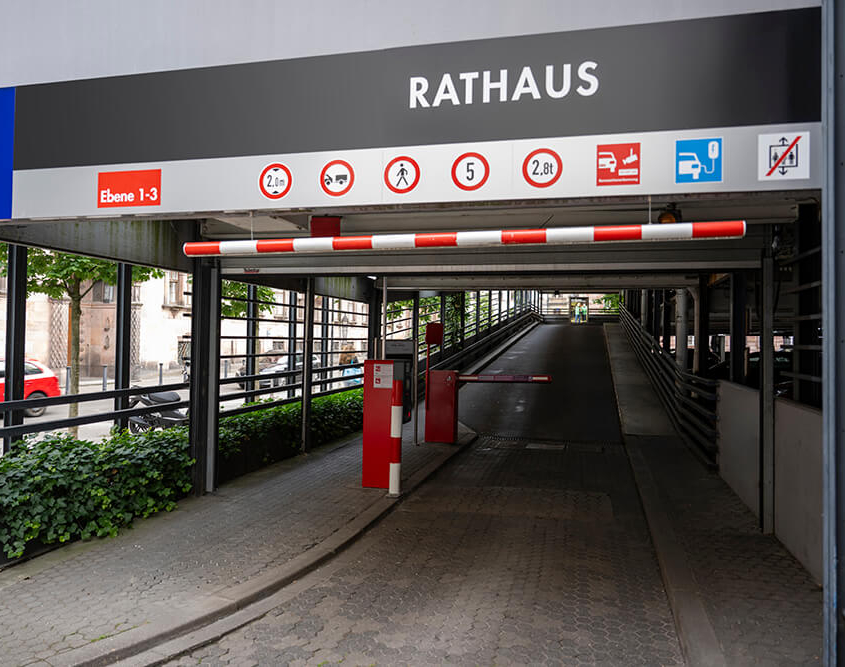 Parkhaus Rathaus, Einfahrt