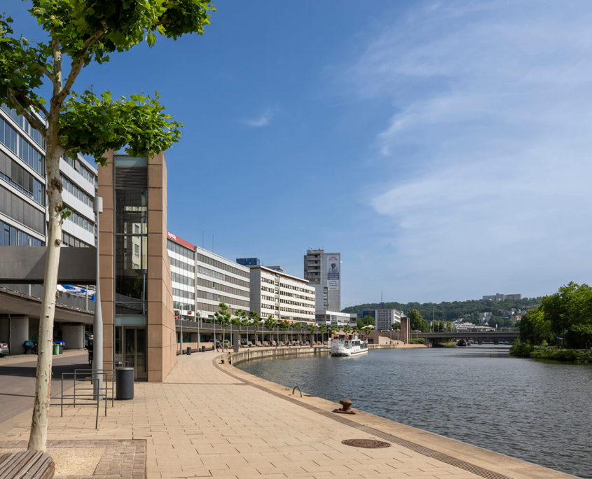 Anischt Parkplatz Willi-Graf-Ufer mit Blick auf die Berliner Promenade